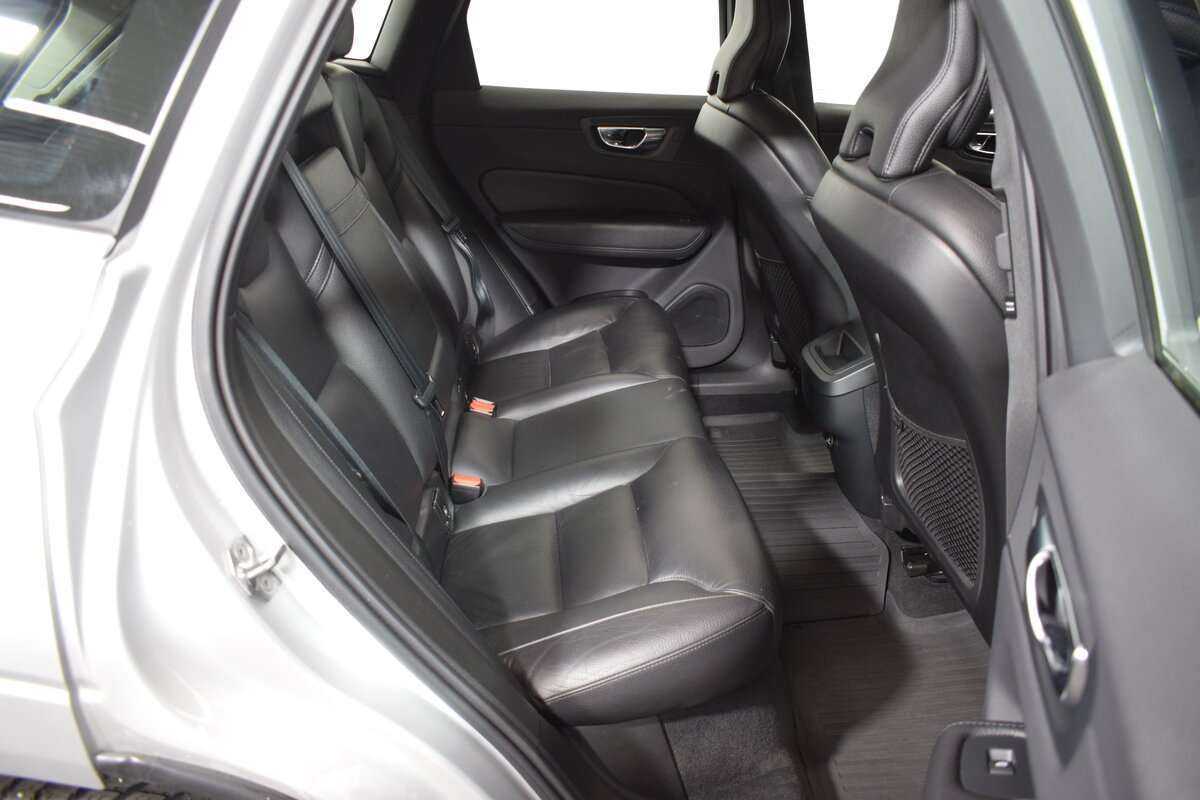 Volvo XC60, 2020 Фото №14