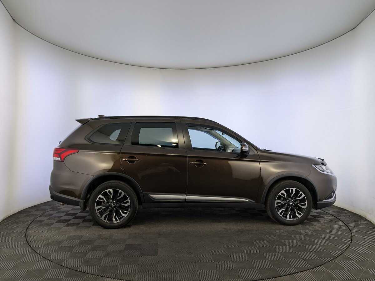 Mitsubishi Outlander, 2022 Фото №4
