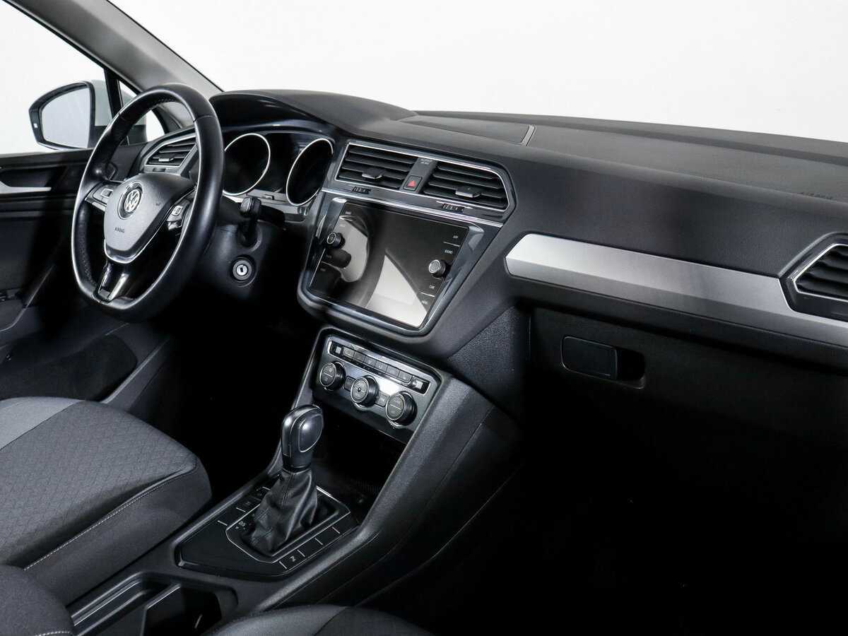 Volkswagen Tiguan, 2020 Фото №6