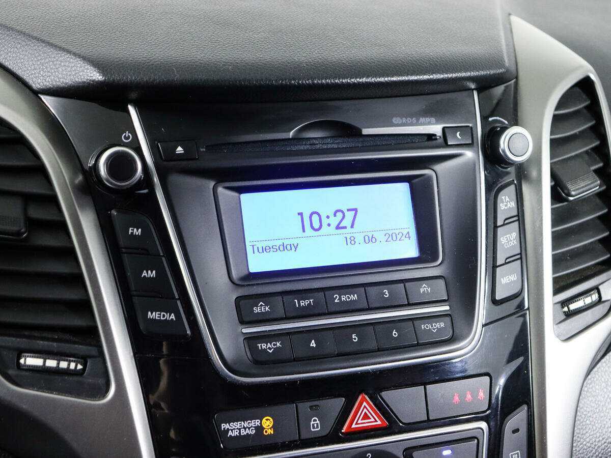Hyundai i30, 2012 Фото №17