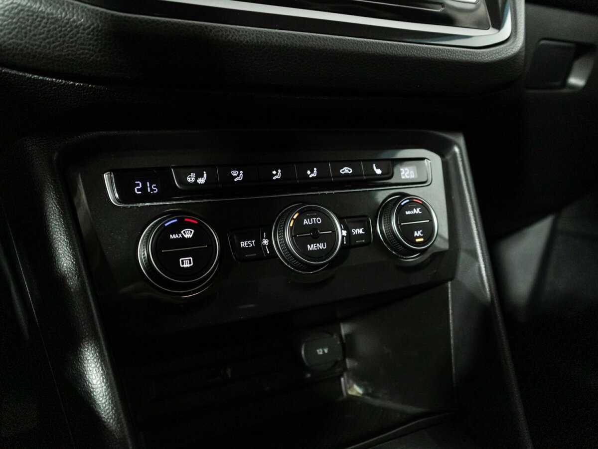 Volkswagen Tiguan, 2018 Фото №15