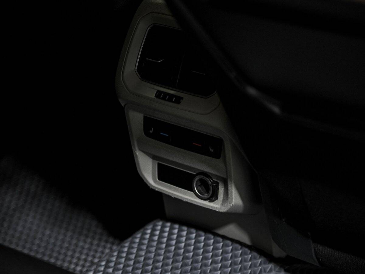 Volkswagen Tiguan, 2017 Фото №16