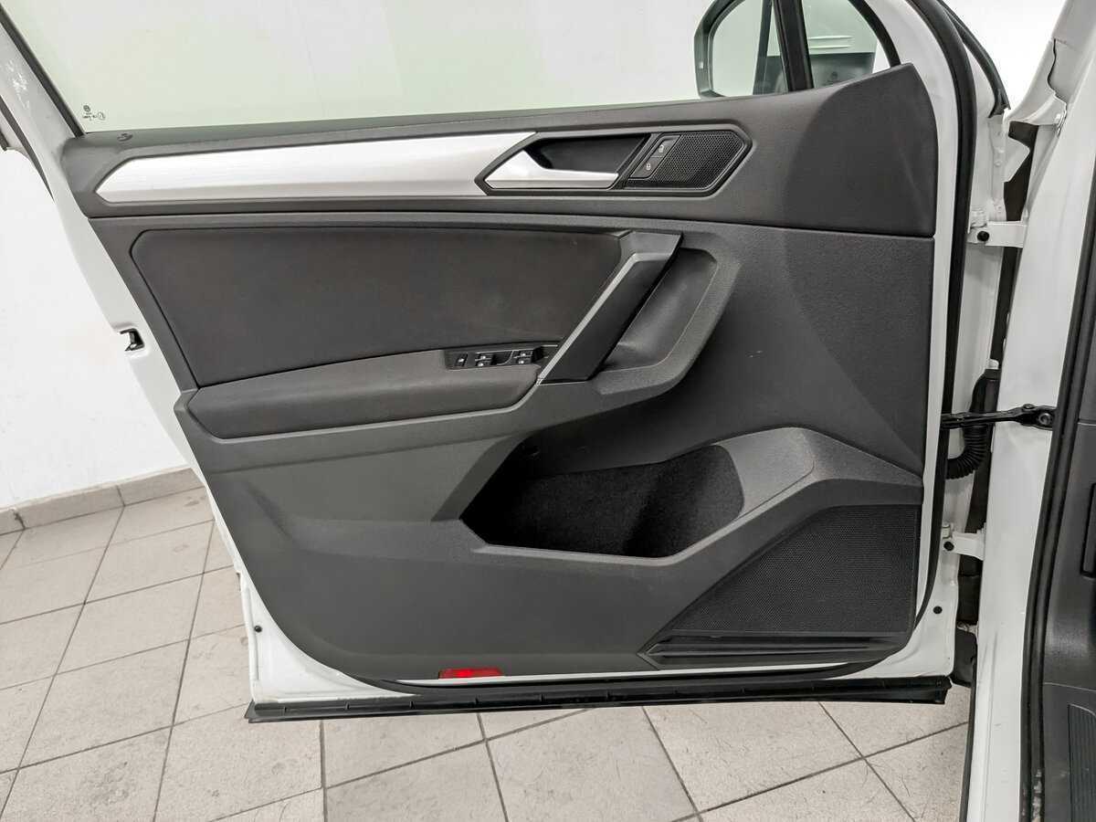 Volkswagen Tiguan, 2021 Фото №16