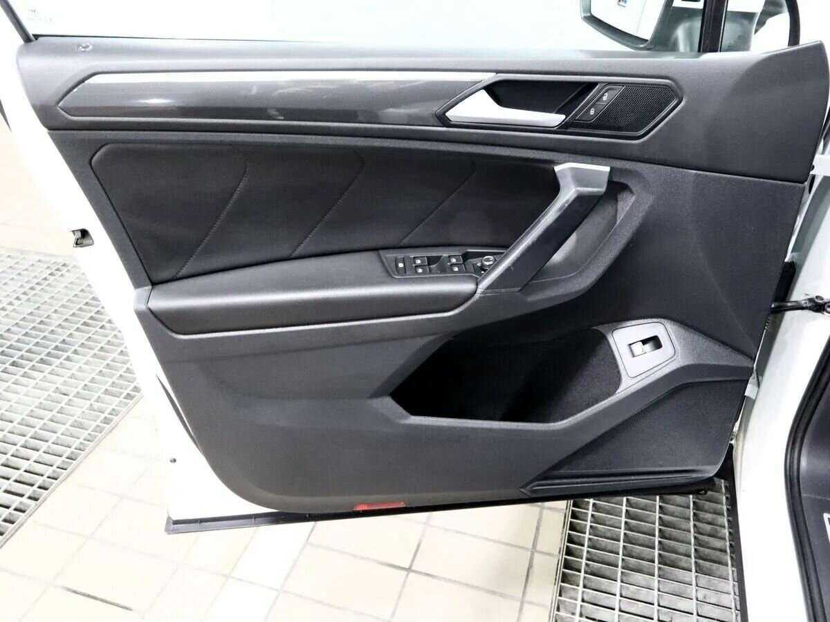 Volkswagen Tiguan, 2020 Фото №11