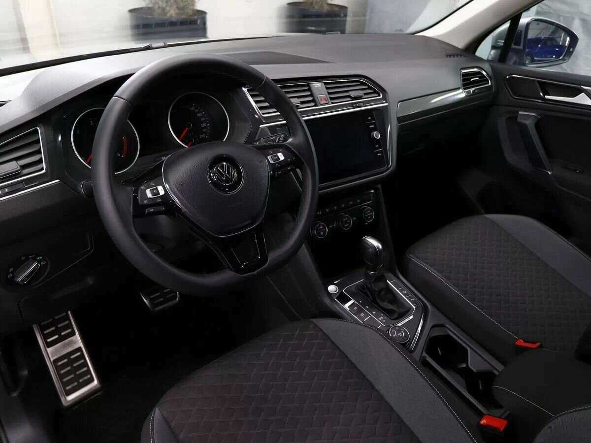Volkswagen Tiguan, 2018 Фото №8