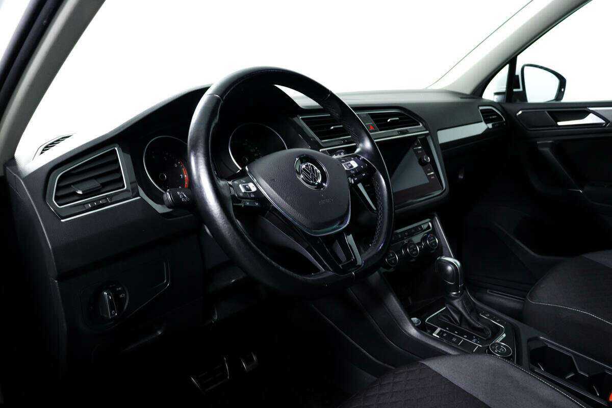 Volkswagen Tiguan, 2018 Фото №12