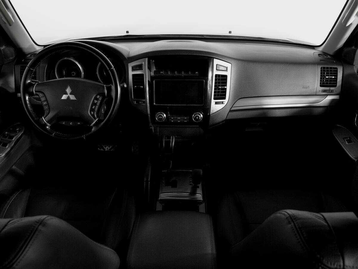 Mitsubishi Pajero, 2017 Фото №12