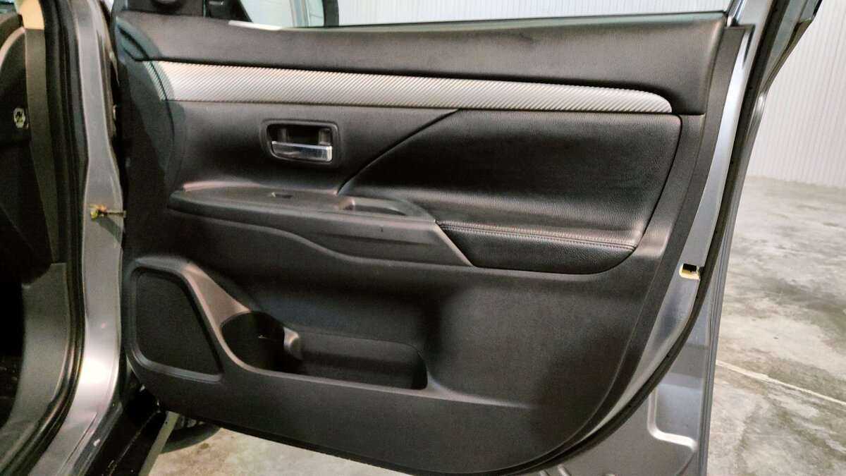 Mitsubishi Outlander, 2012 Фото №17