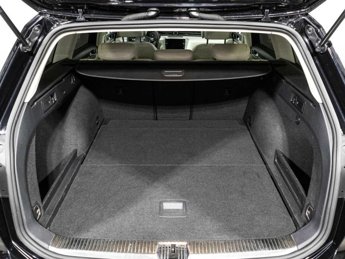 Volkswagen Passat, 2018 Фото №15