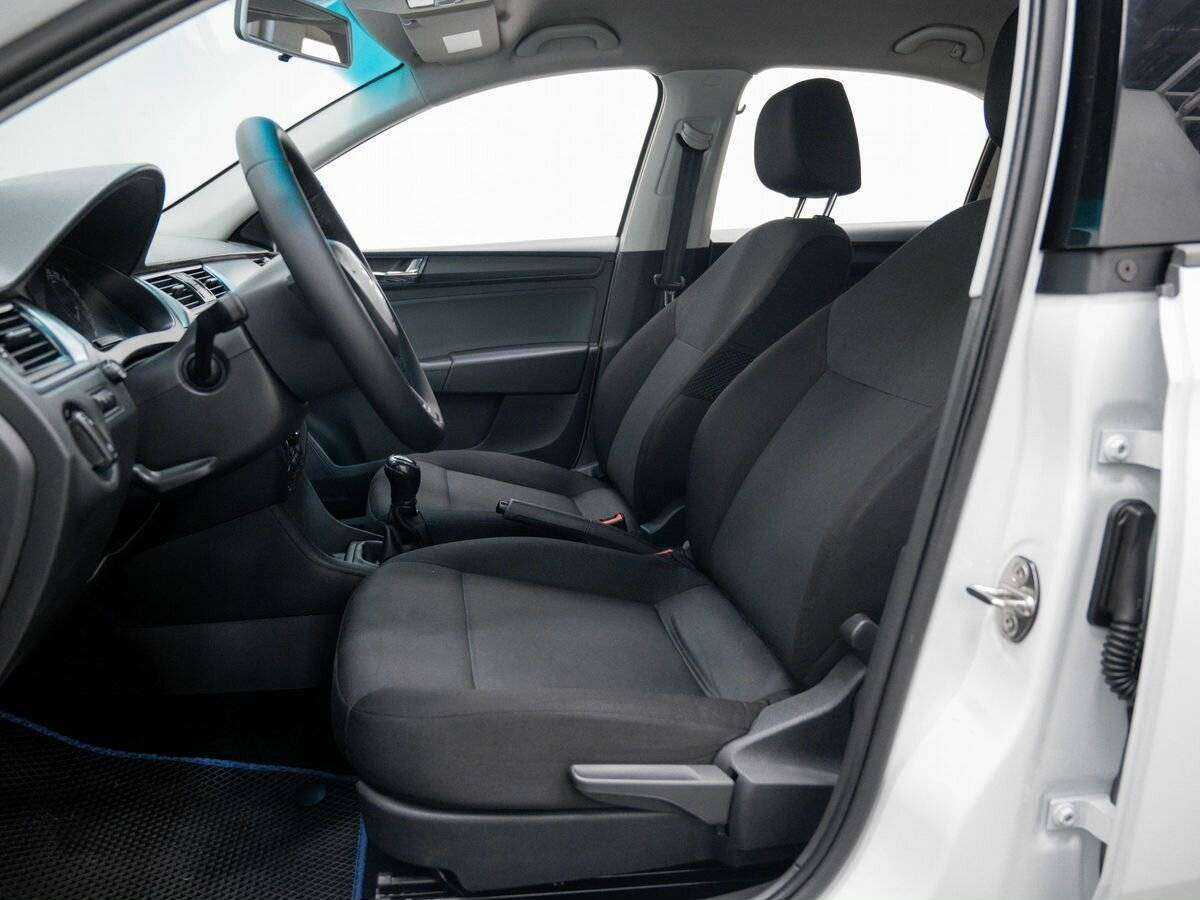 Skoda Rapid, 2017 Фото №18