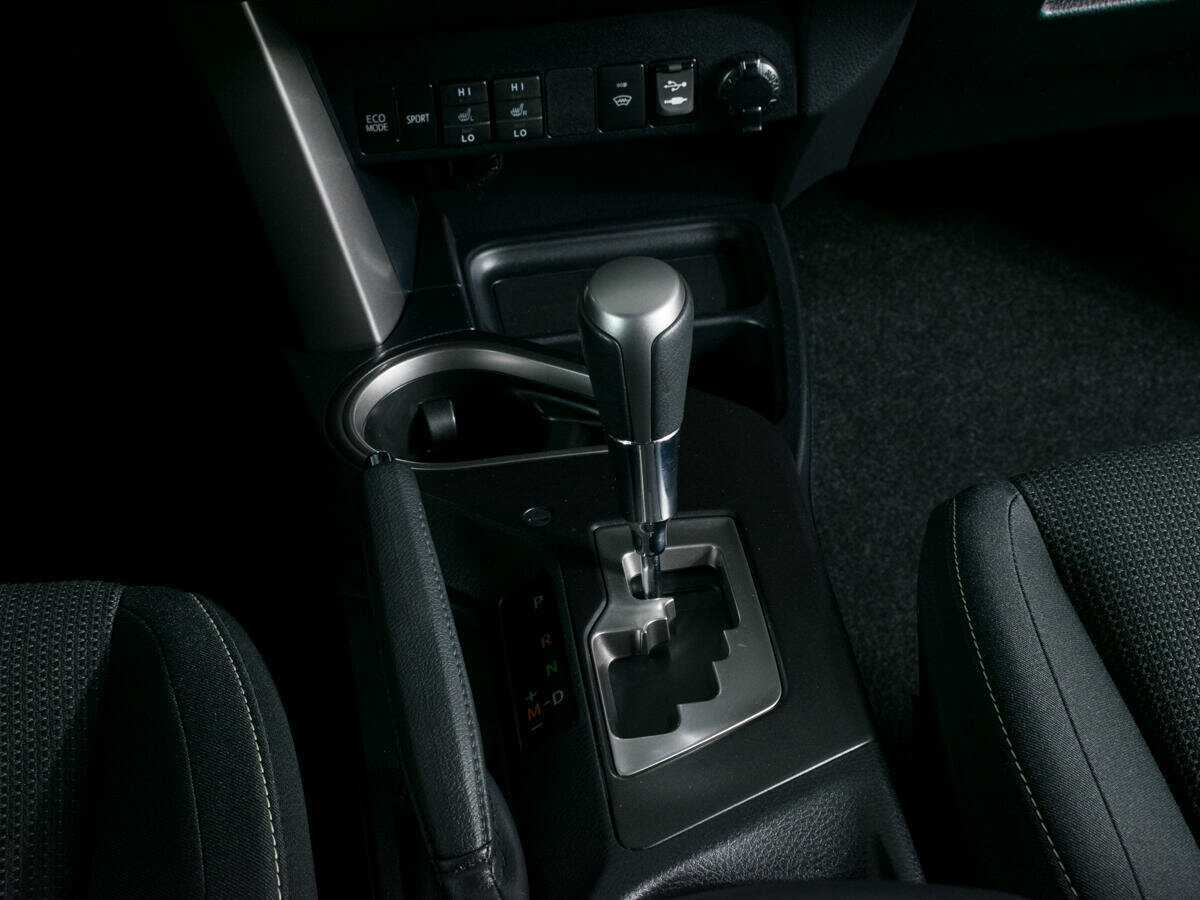 Toyota RAV4, 2019 Фото №17