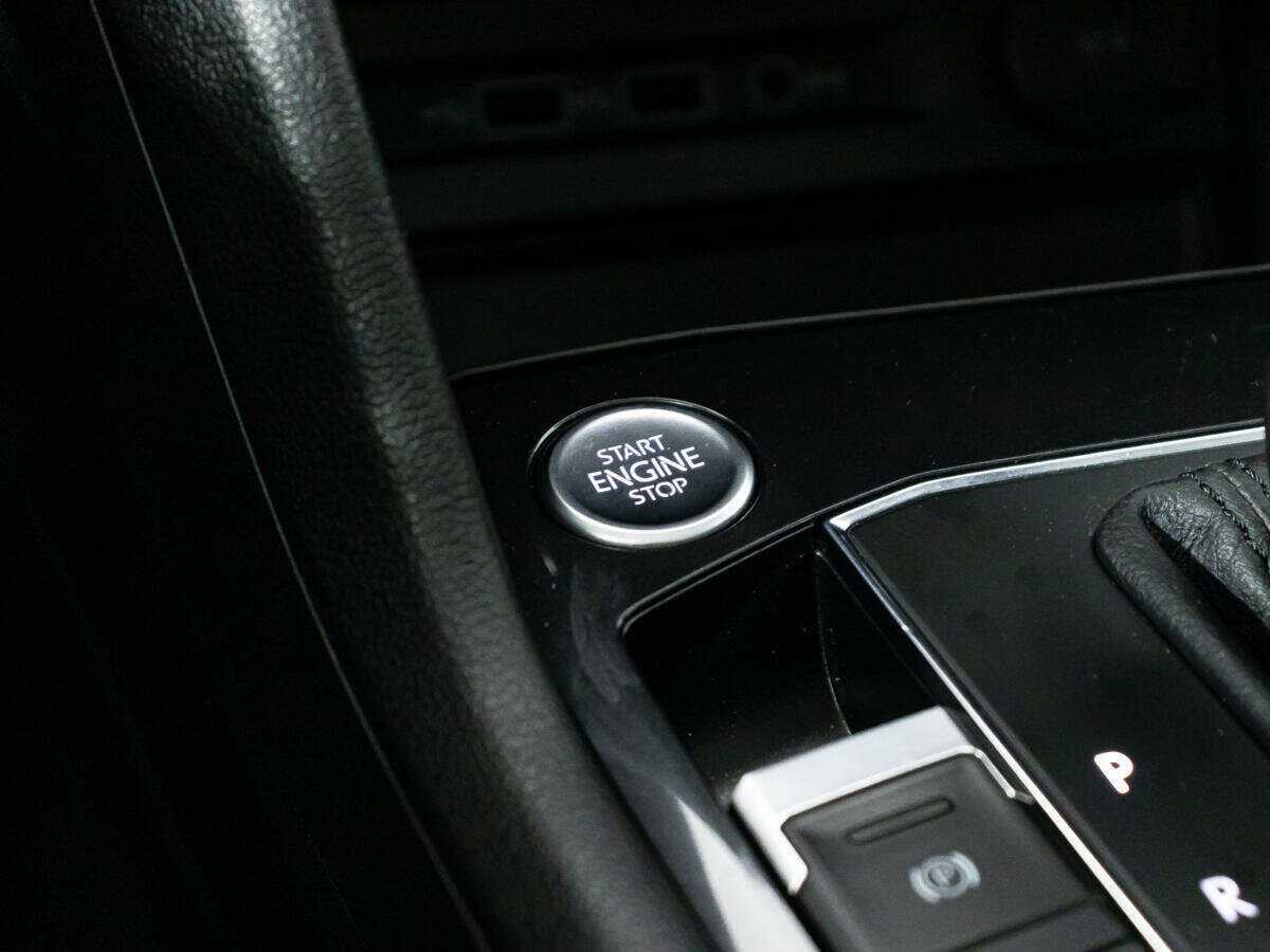 Volkswagen Tiguan, 2018 Фото №21