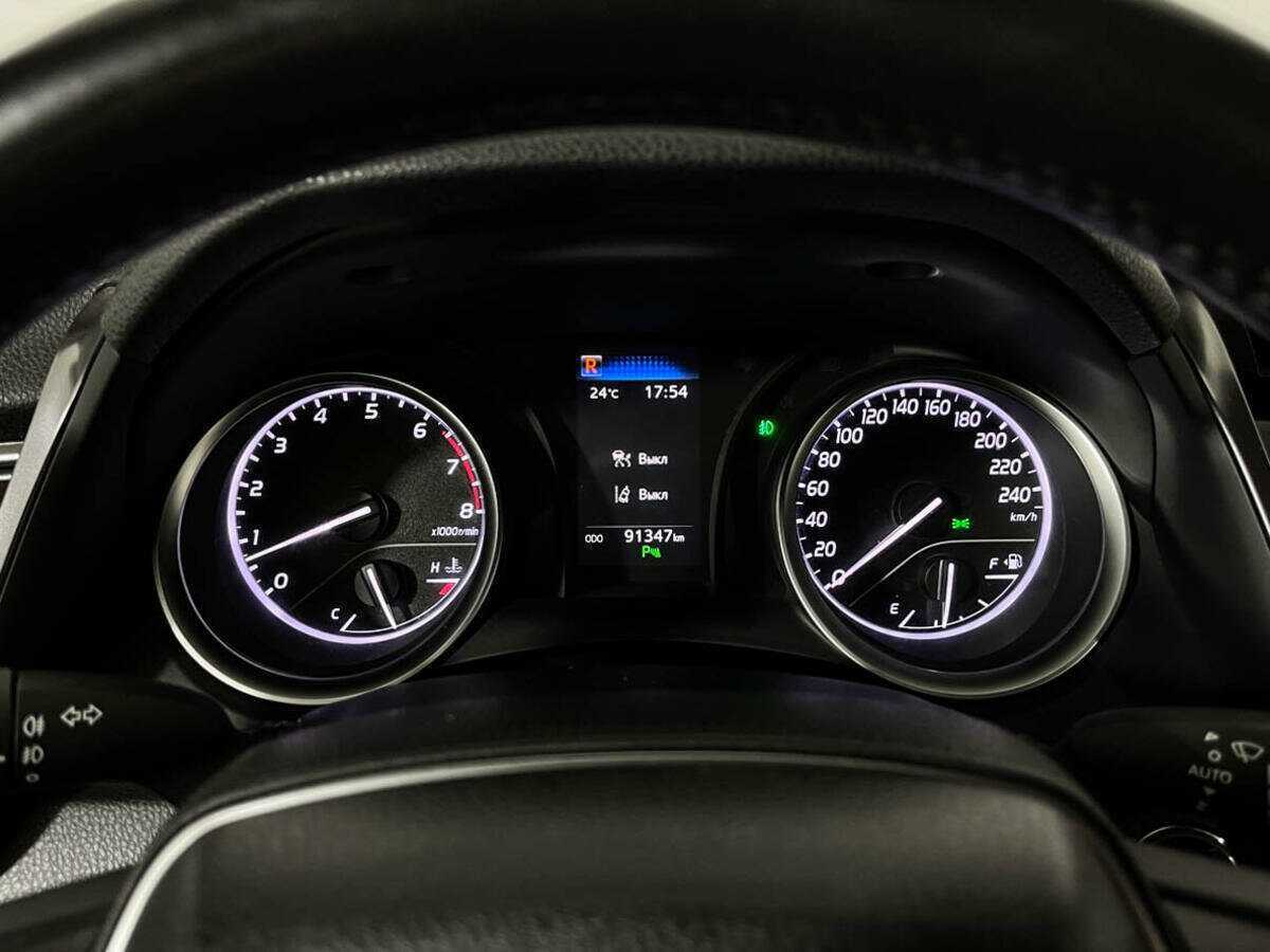 Toyota Camry, 2020 Фото №11