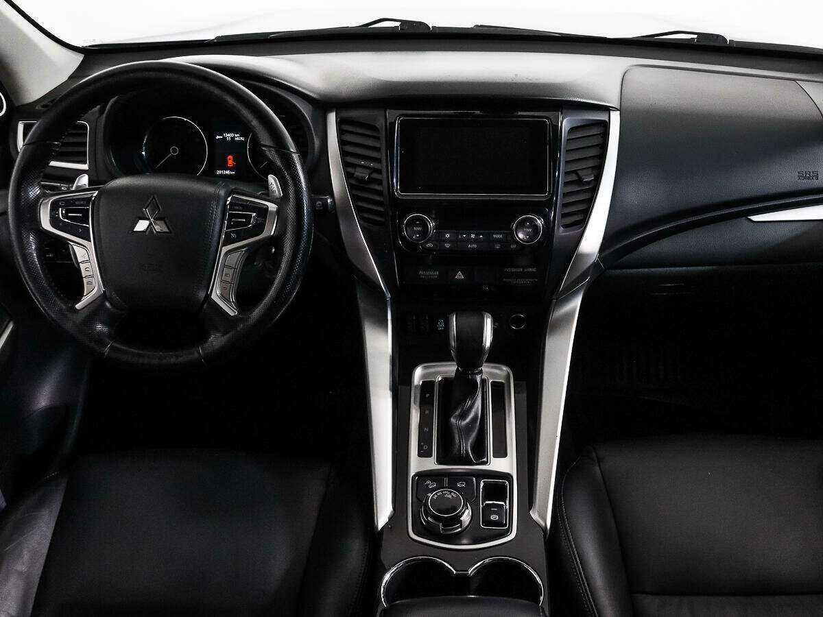 Mitsubishi Pajero Sport, 2016 Фото №14