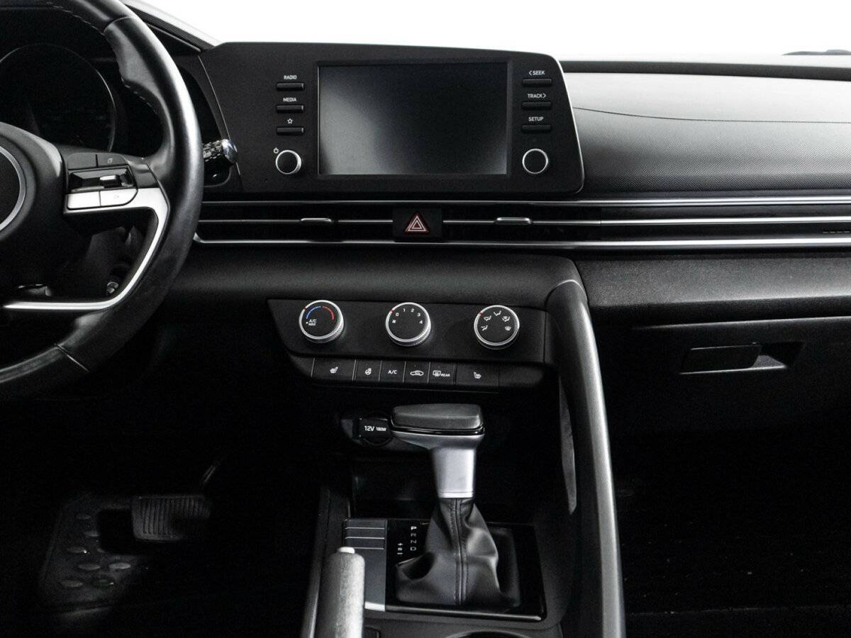 Hyundai Elantra, 2021 Фото №14