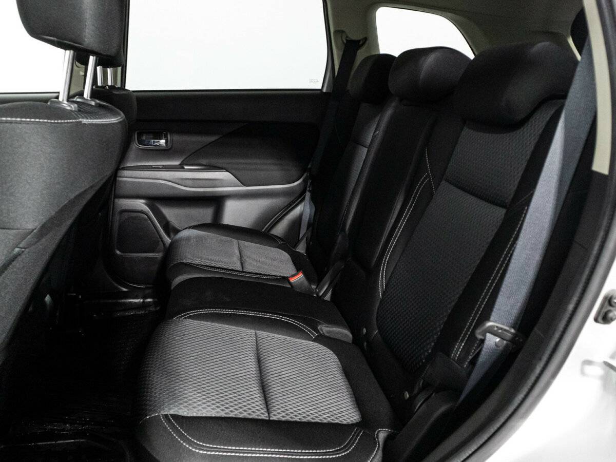 Mitsubishi Outlander, 2022 Фото №10