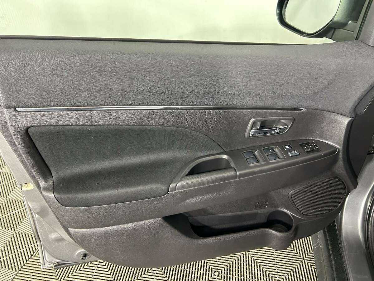 Mitsubishi ASX, 2012 Фото №8