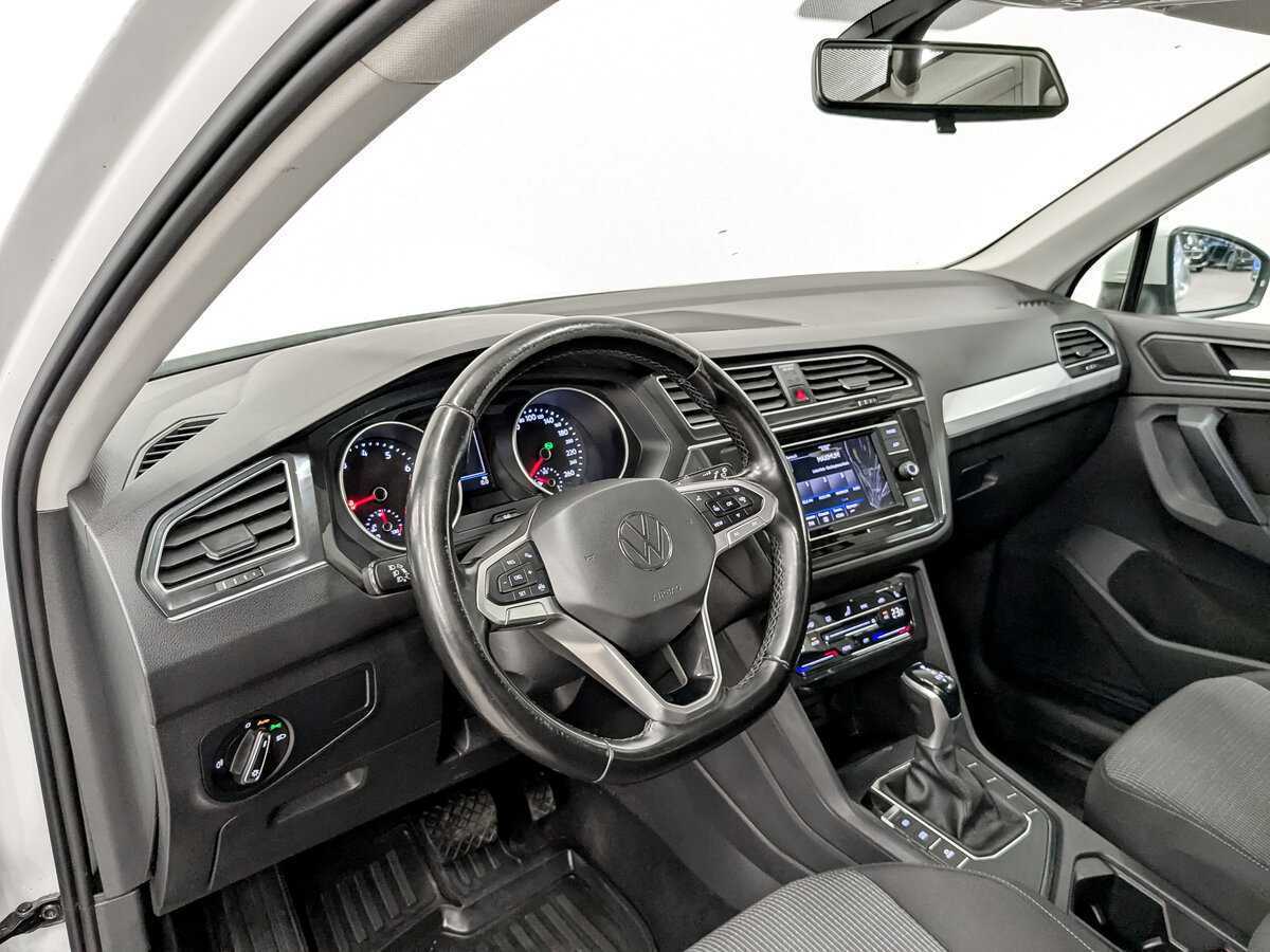 Volkswagen Tiguan, 2021 Фото №15