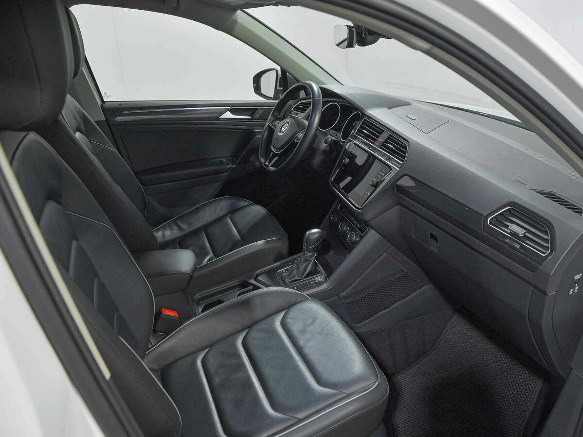 Volkswagen Tiguan, 2018 Фото №16