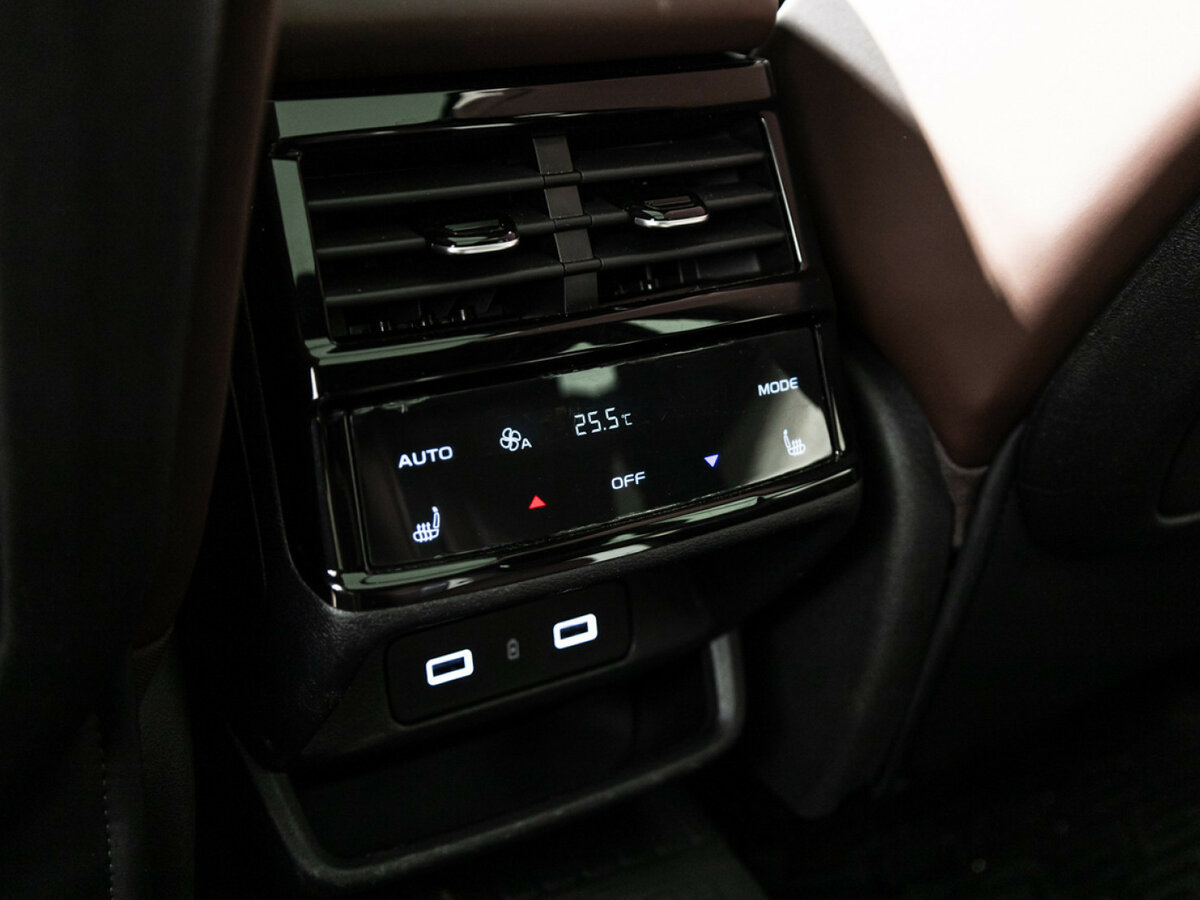 Geely Monjaro I, 2023 Фото №24