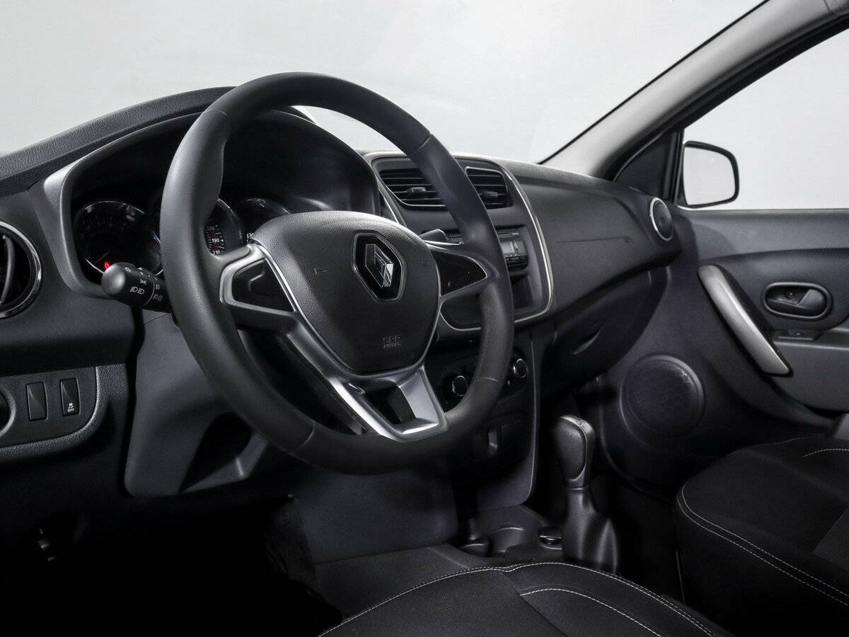 Renault Logan Stepway II Рестайлинг, 2022 Фото №11