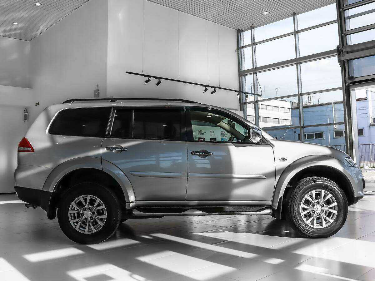 Mitsubishi Pajero Sport, 2015 Фото №3