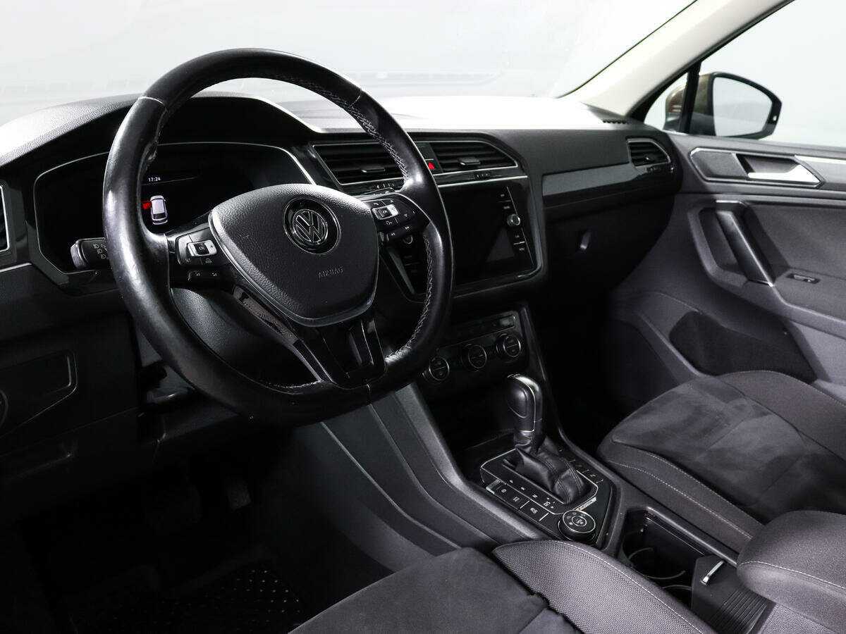 Volkswagen Tiguan, 2017 Фото №12