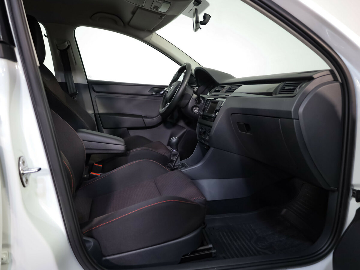 Skoda Rapid I, 2015 Фото №15