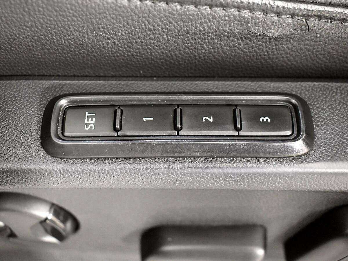 Volkswagen Tiguan, 2018 Фото №17