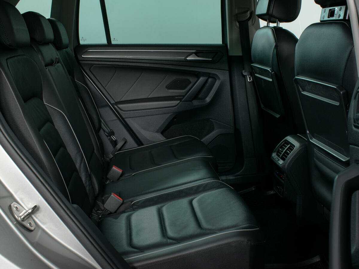 Volkswagen Tiguan, 2018 Фото №15