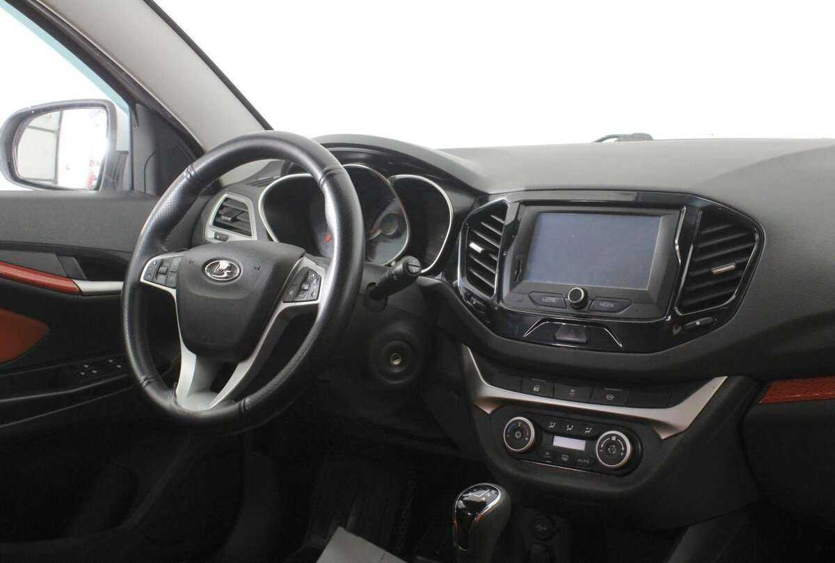Lada (ВАЗ) Vesta SW, 2019 Фото №7