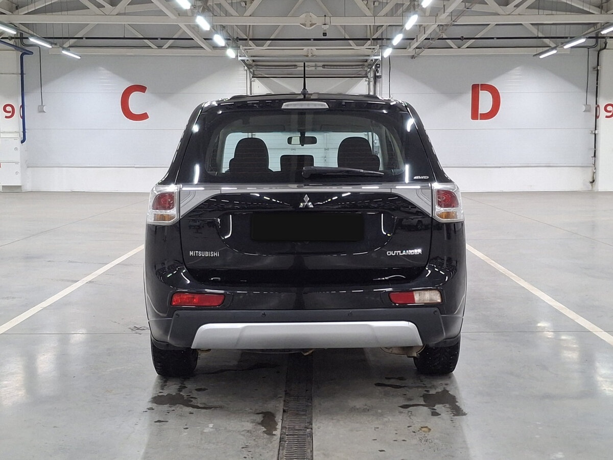 Mitsubishi Outlander III Рестайлинг, 2014 Фото №6