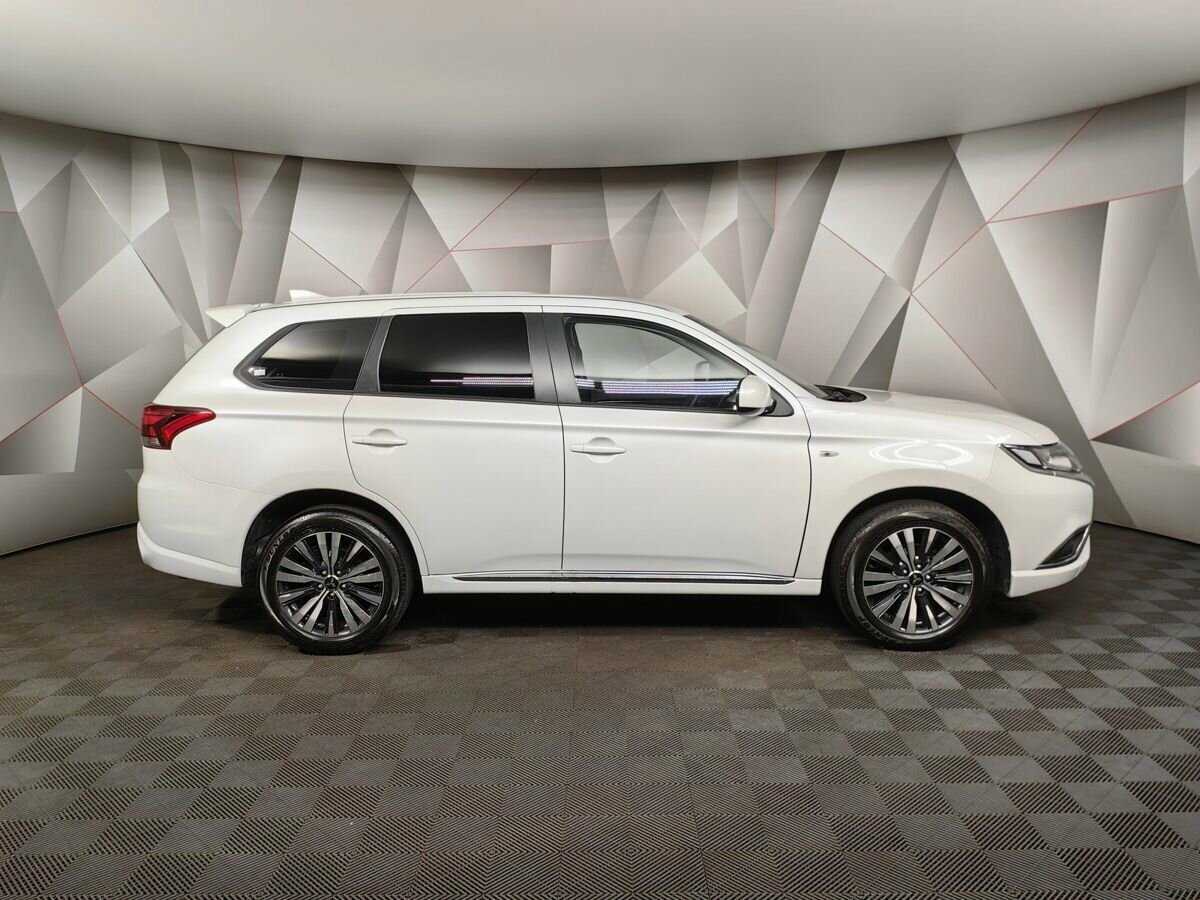 Mitsubishi Outlander, 2022 Фото №5