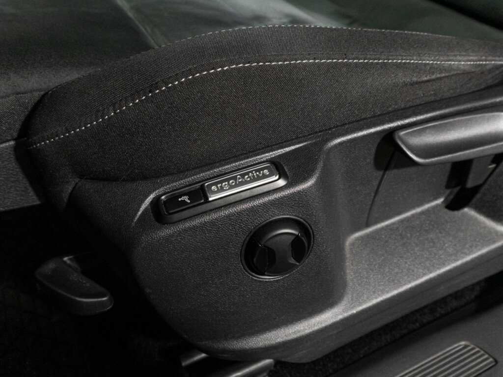 Volkswagen Tiguan, 2021 Фото №21