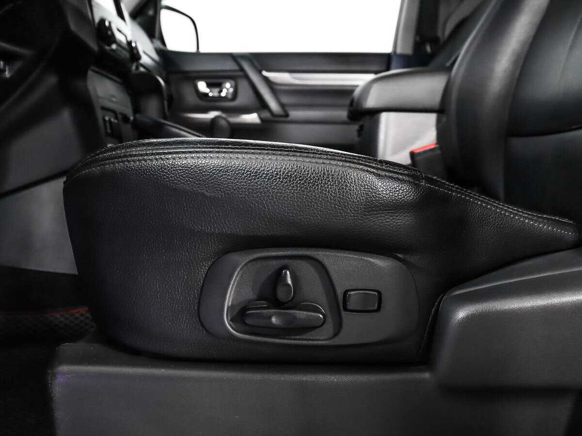 Mitsubishi Pajero, 2015 Фото №10