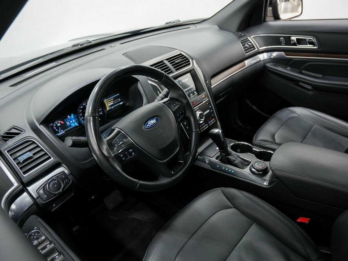 Ford Explorer, 2017 Фото №16
