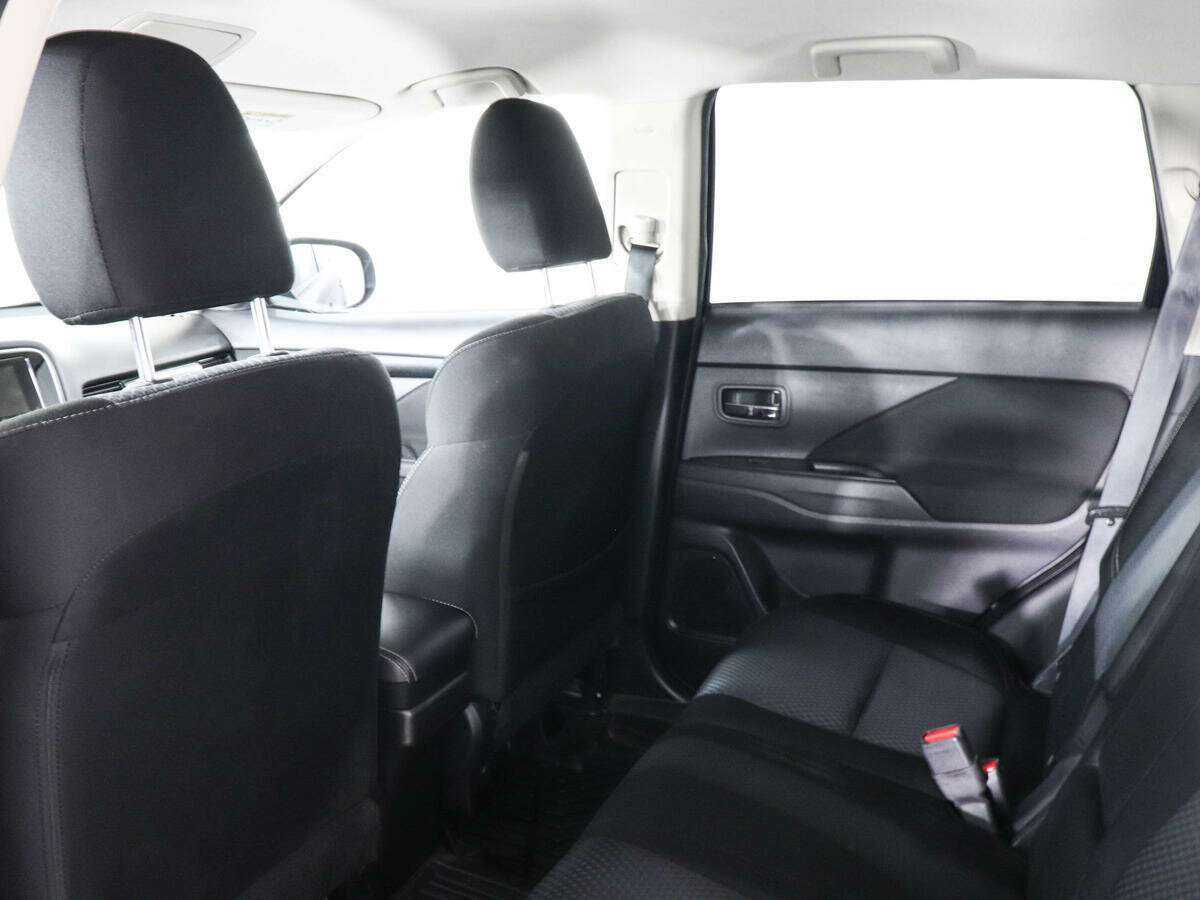 Mitsubishi Outlander, 2018 Фото №12