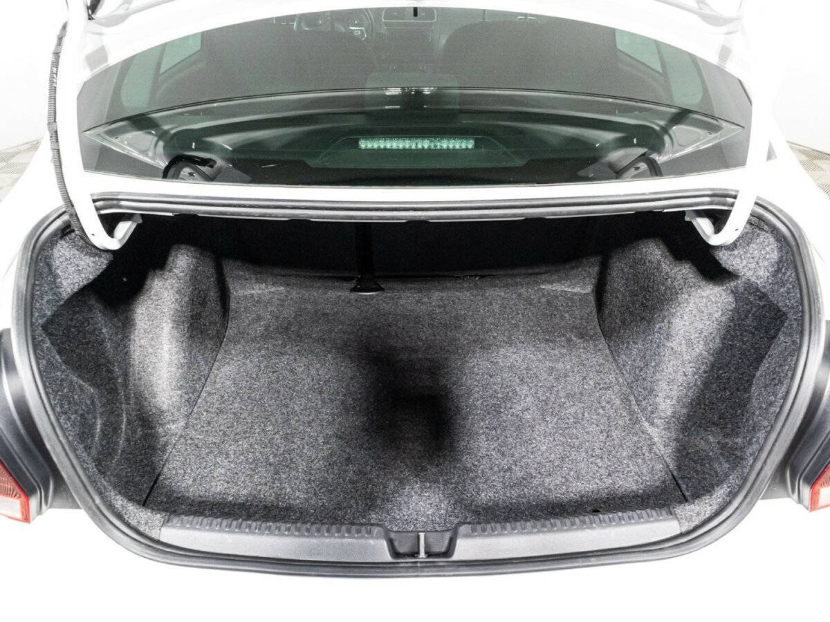 Volkswagen Polo, 2018 Фото №15