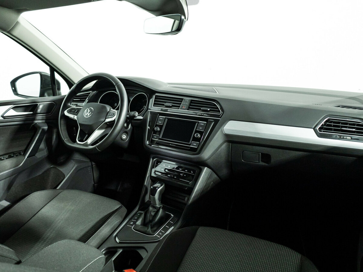 Volkswagen Tiguan II Рестайлинг, 2021 Фото №7
