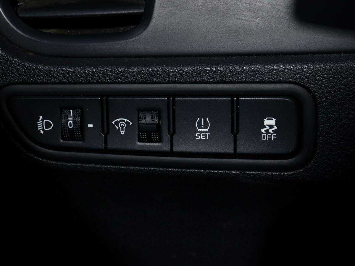 Kia Rio X-Line, 2018 Фото №15