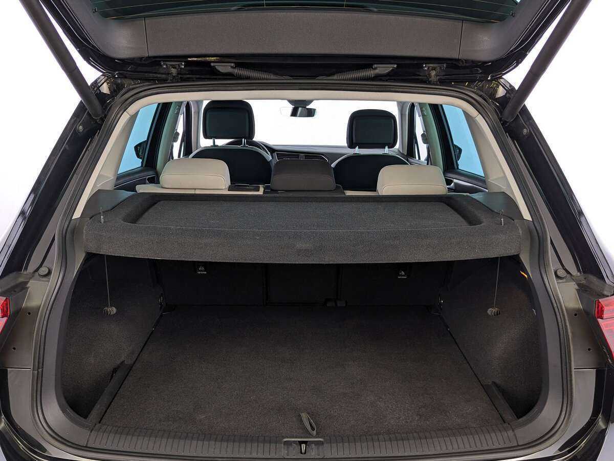 Volkswagen Tiguan, 2019 Фото №10