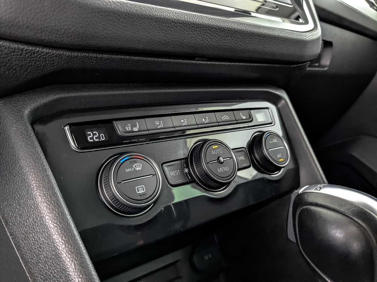 Volkswagen Tiguan, 2018 Фото №22