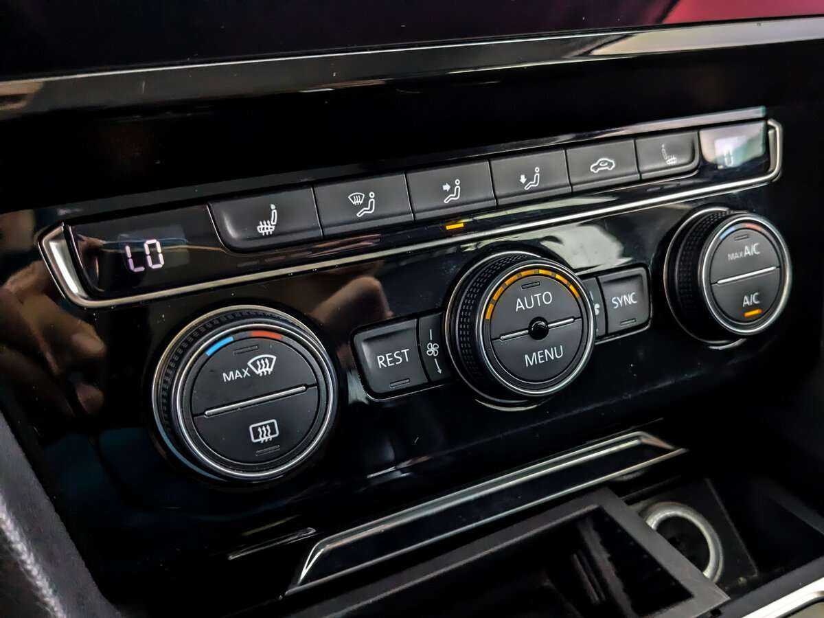 Volkswagen Passat, 2017 Фото №26