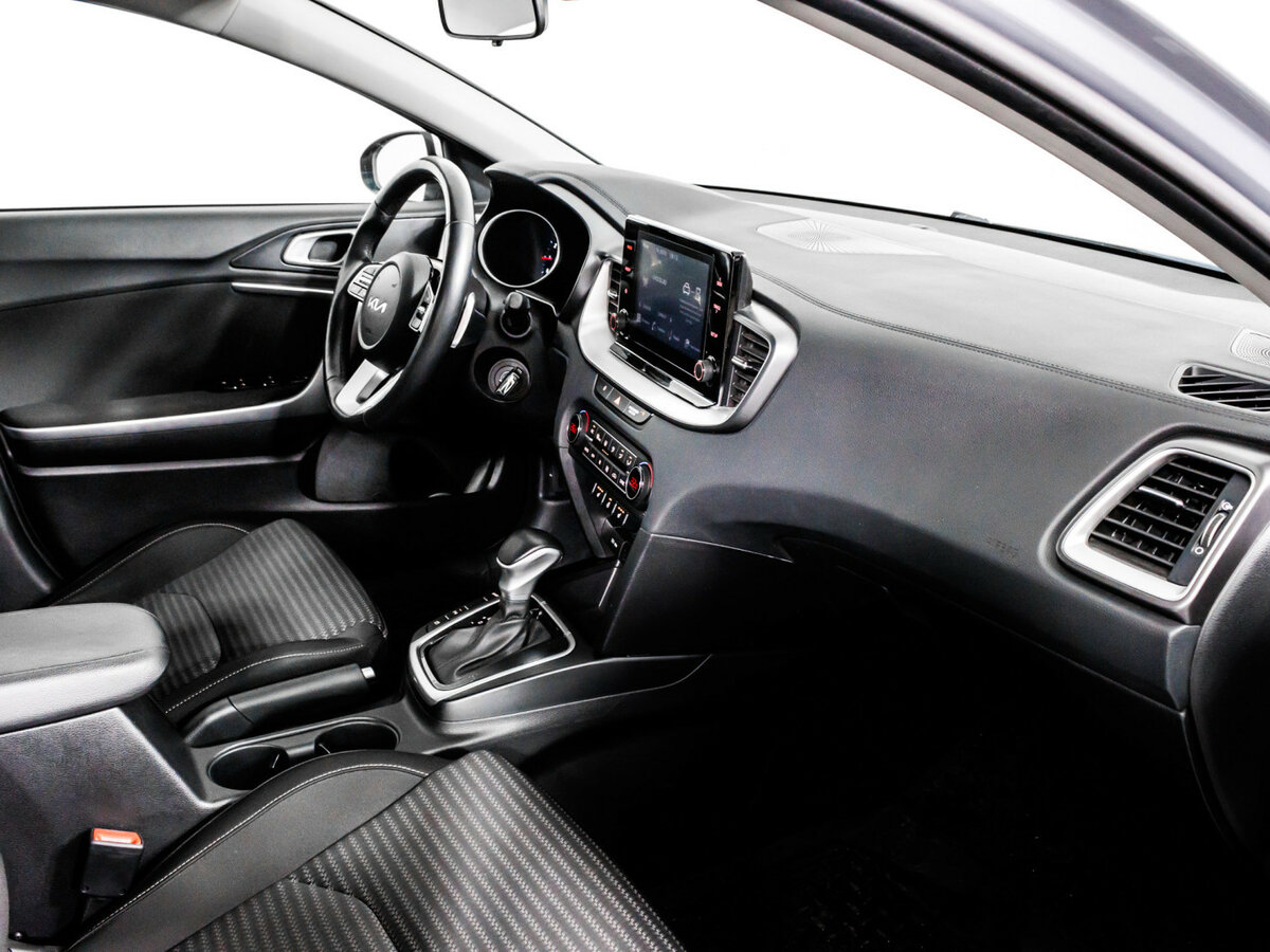 Kia Ceed III Рестайлинг, 2022 Фото №8