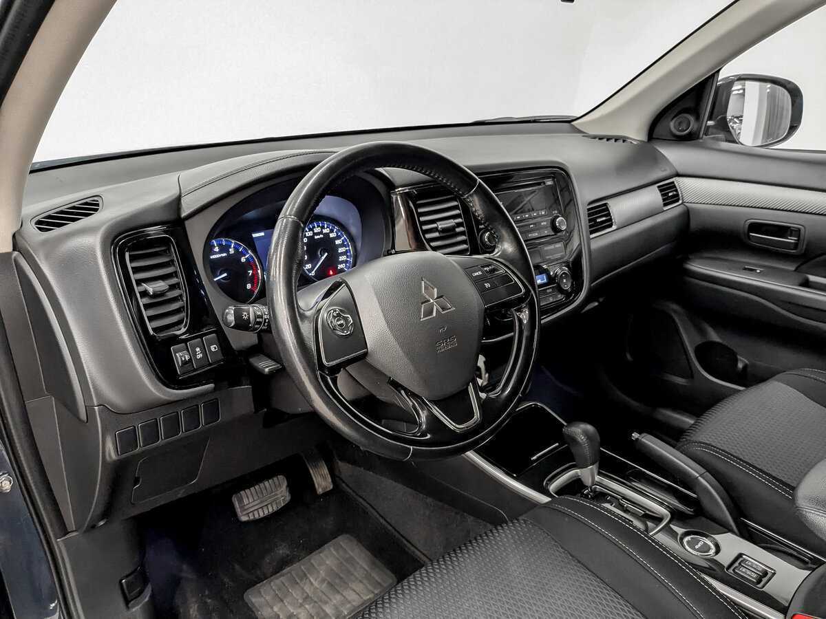 Mitsubishi Outlander, 2017 Фото №16