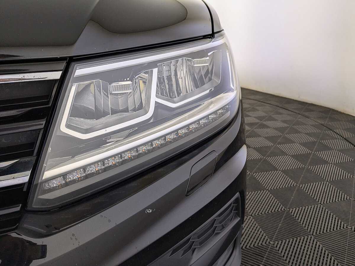 Volkswagen Tiguan, 2018 Фото №11