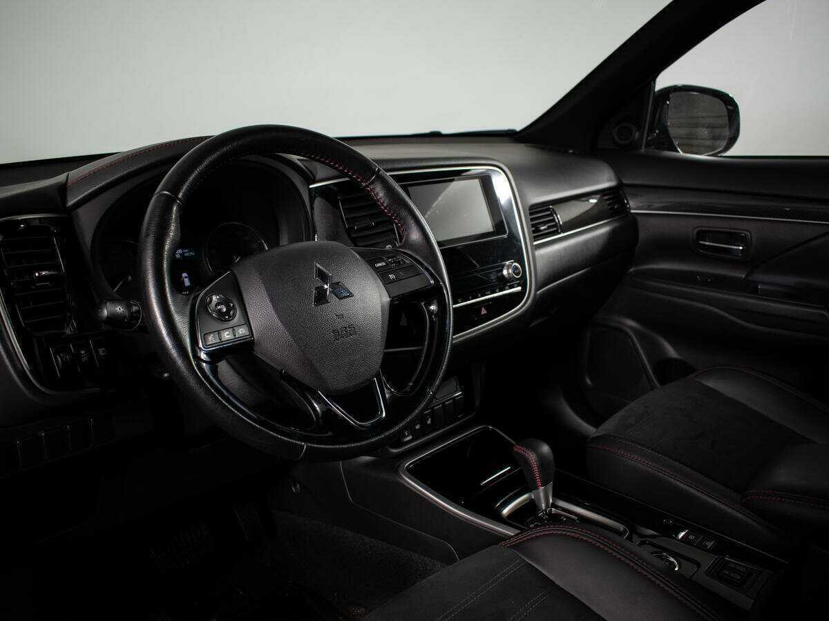 Mitsubishi Outlander, 2021 Фото №11