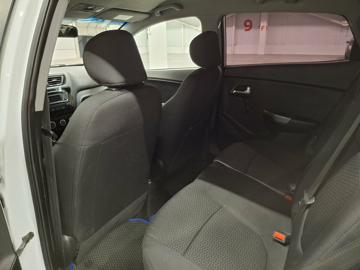 Kia Rio III Рестайлинг, 2017 Фото №12