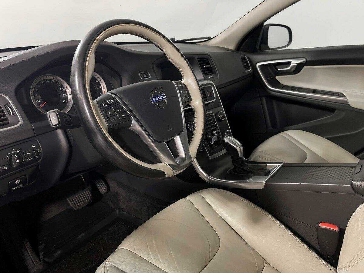 Volvo S60, 2012 Фото №13