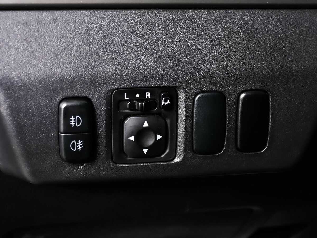 Mitsubishi Pajero, 2015 Фото №19